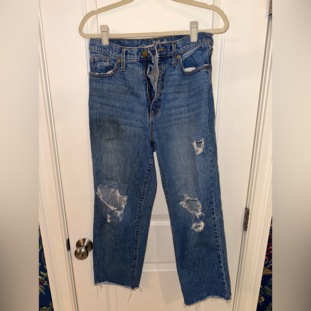 Universal Threads | Ripped Cut-Off Jeans Size 28